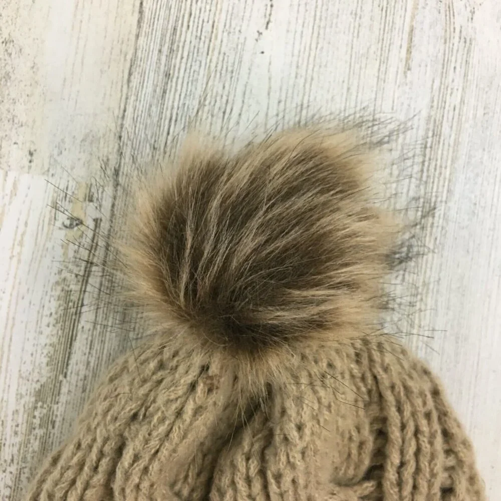 Old Navy Tan Cable Knit Faux Fur Pom Pom Beanie Hat Girls L XL NWT